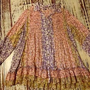 Free people top, so cute, just like brand new.